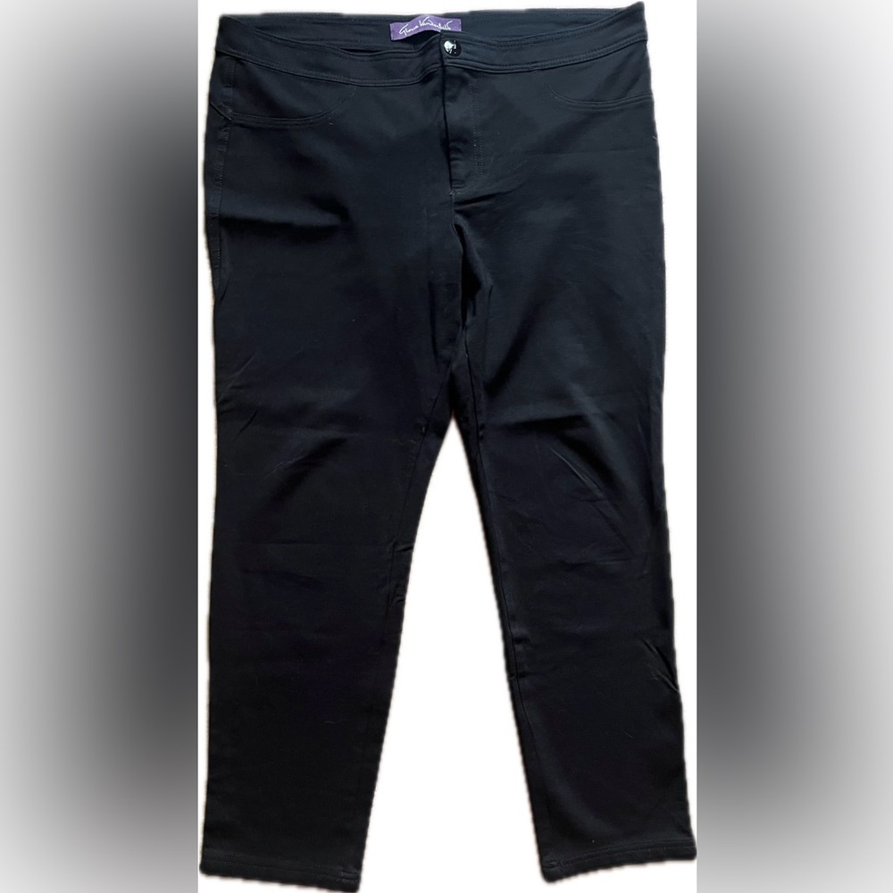 Gloria Vanderbilt Jet Black Skinny Pants. Women’s size 16